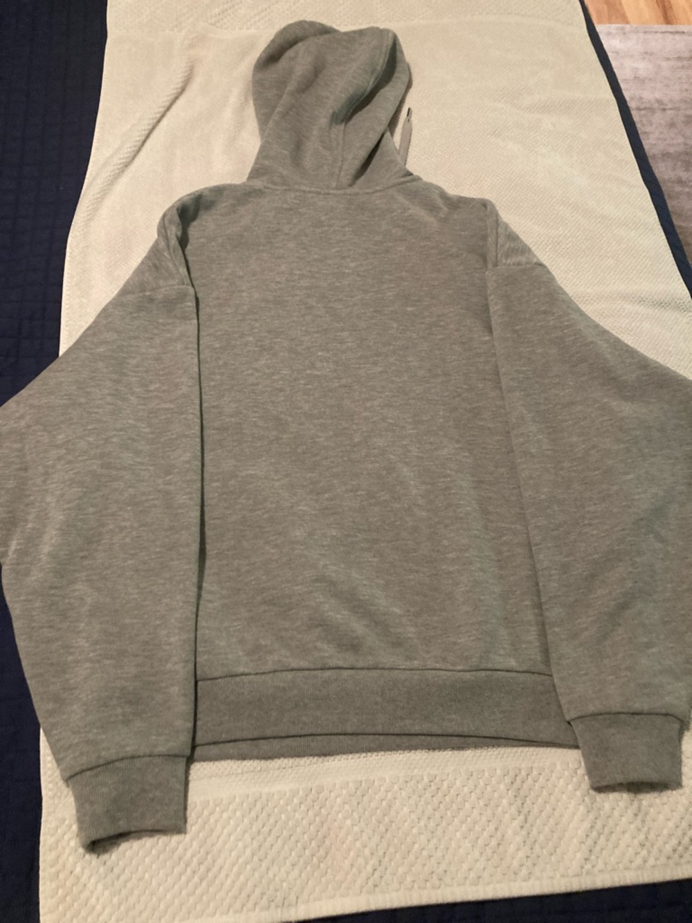 ALO Yoga Light Gray Accolade Hoodie Sweatshirt - Picture 8 of 8